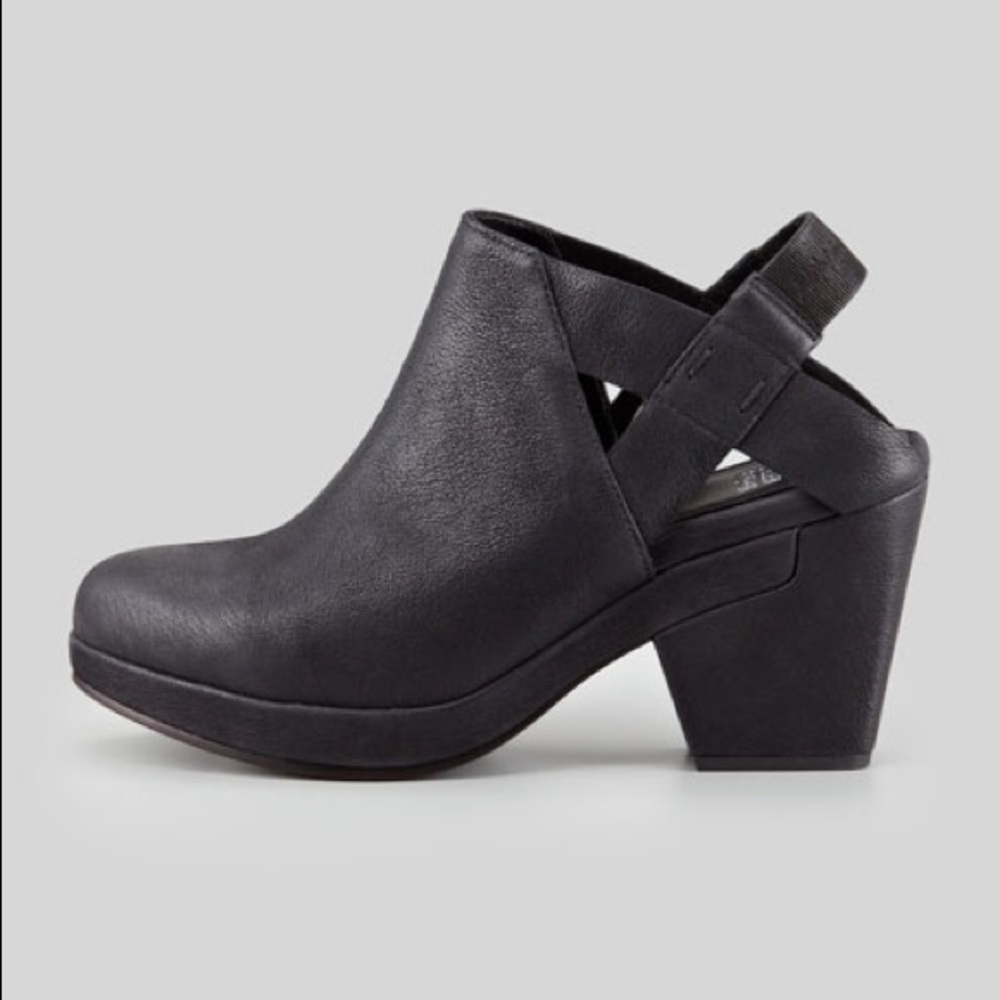 Eileen Fisher Black Leather Grip Clog